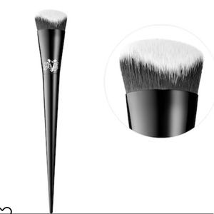 Kat Von D Edge Créme Contour Brush